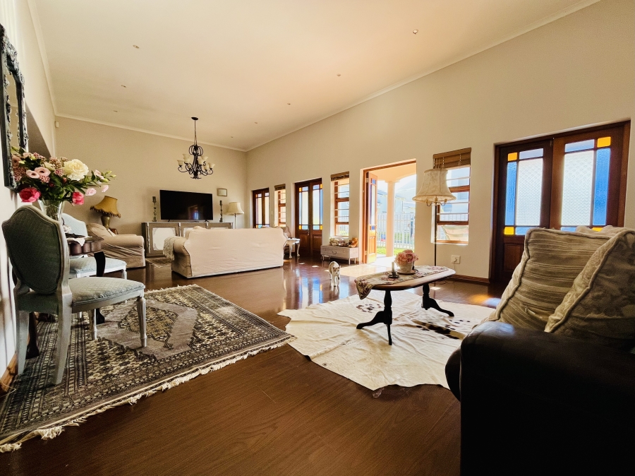 3 Bedroom Property for Sale in Sandbaai Western Cape